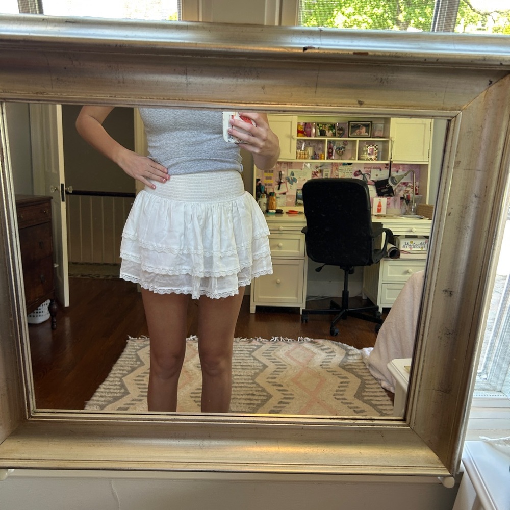 Women's White Tiered Lace Mini Skirt